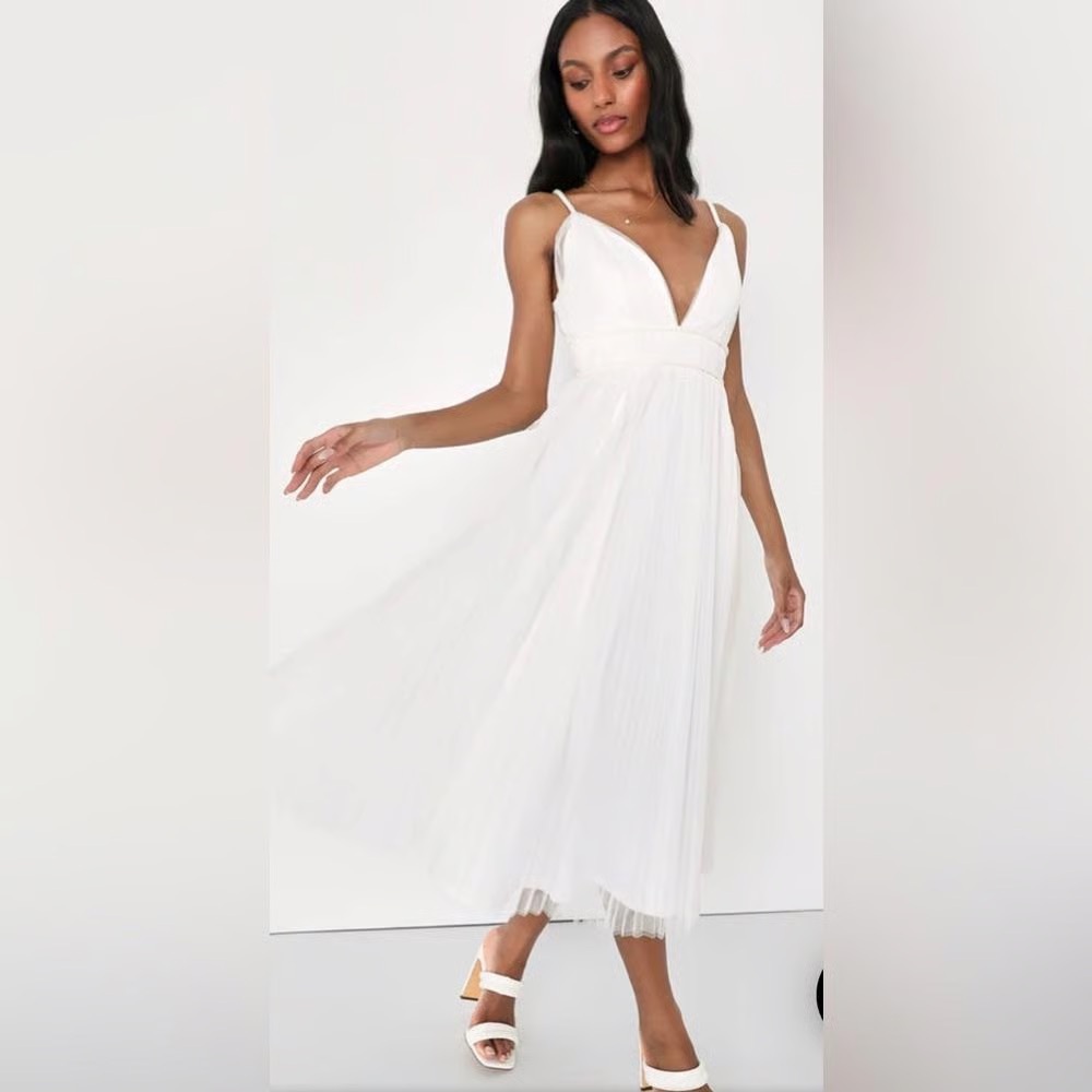 Lulus Sweet Goddess White Mesh Pleated Lined NWT